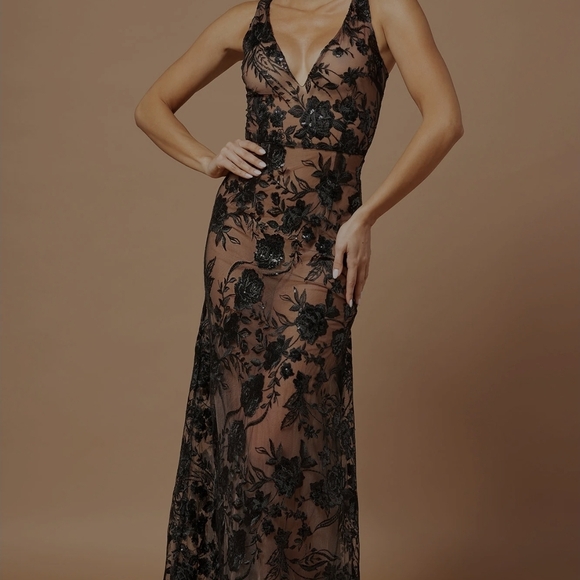 Fashion Nova Dresses & Skirts - Fashion Nova Black Floral Backless Dress